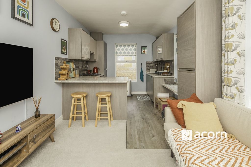 Property photo 1 of 7 Upper 2