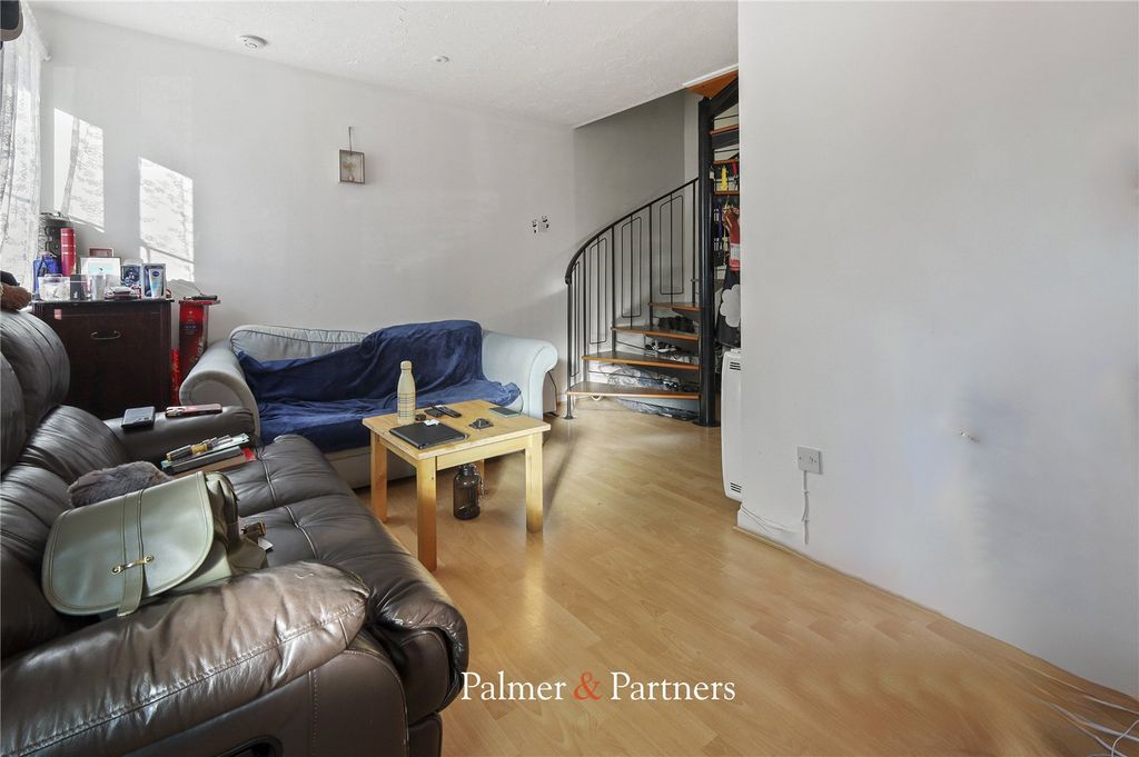 Property photo 2 of 6 Reception Room