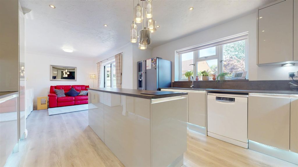 Property photo 2 of 32 07152025_011444.Jpg