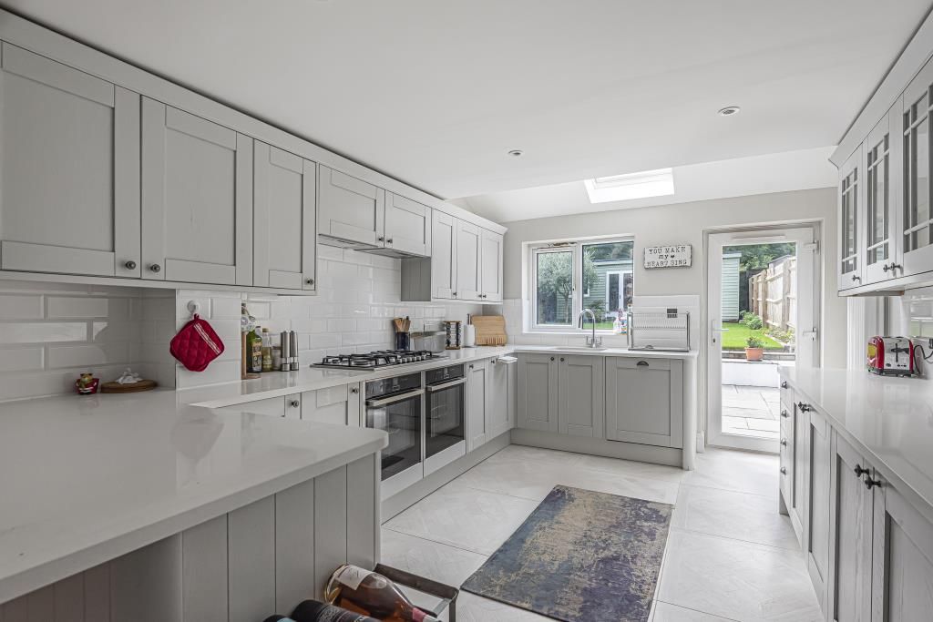 Property photo 1 of 11 Kitchen