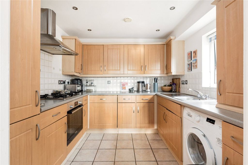 Property photo 2 of 12 Picture No. 14