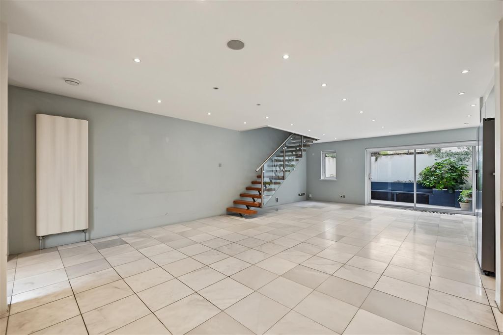 Property photo 3 of 12 3.Jpg