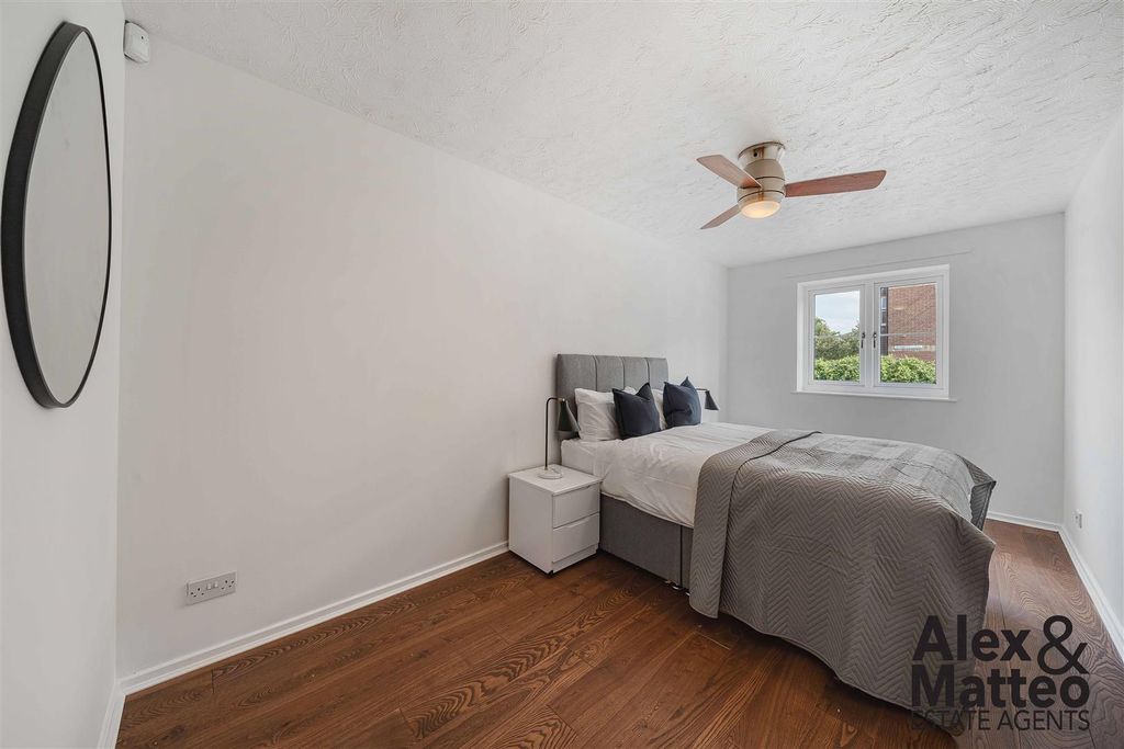 Property photo 2 of 18 Raphael Court