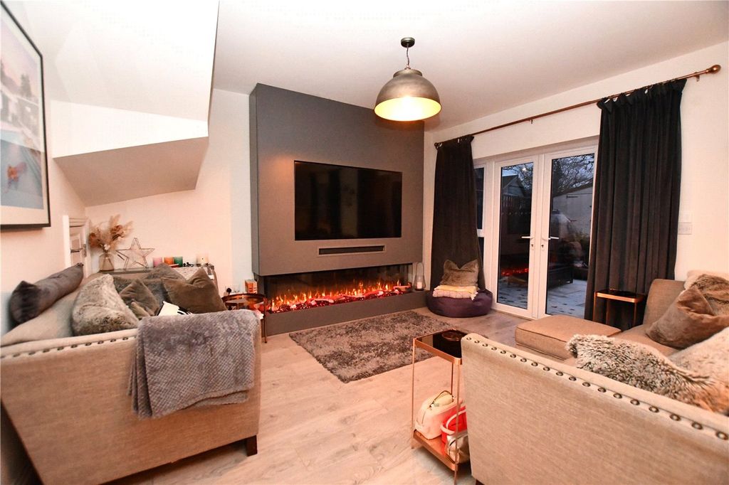 Property photo 3 of 11 Picture No. 06