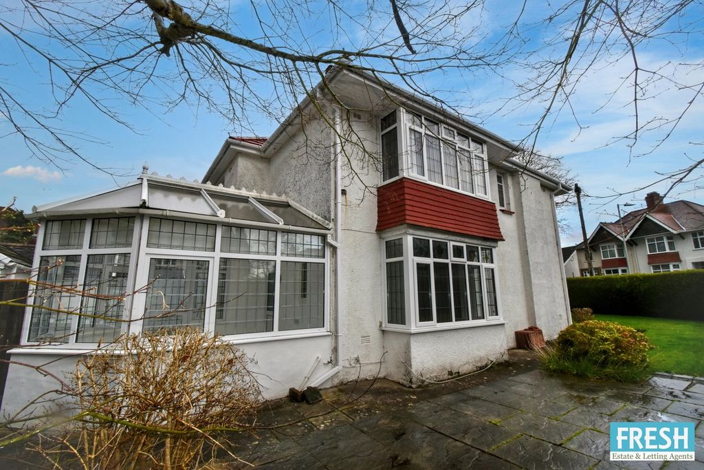 Property photo 2 of 31