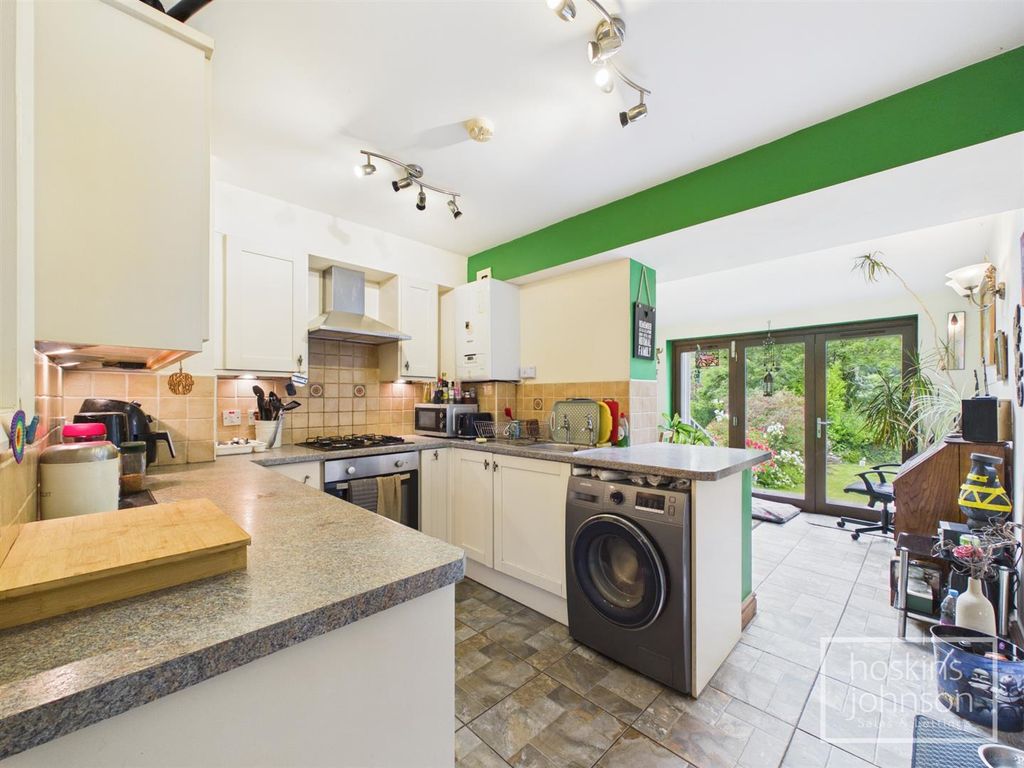 Property photo 3 of 15 Kitchen
