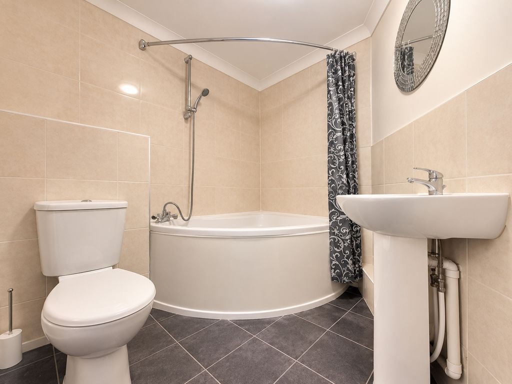 Property photo 2 of 7 Mounts Bathroom