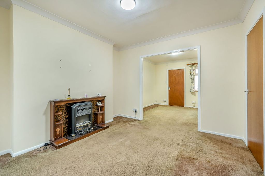 Property photo 3 of 11