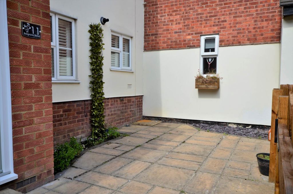 Property photo 2 of 10