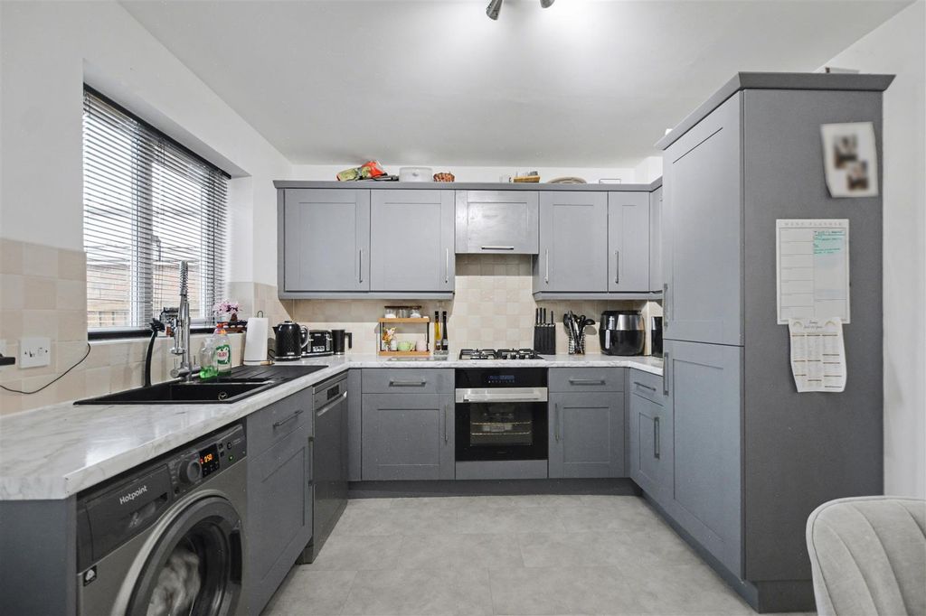 Property photo 2 of 22 Kitchen Diner_2.Jpeg