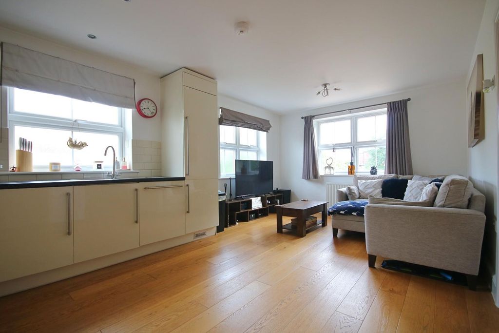 Property photo 2 of 10 liv2 (5).Jpg