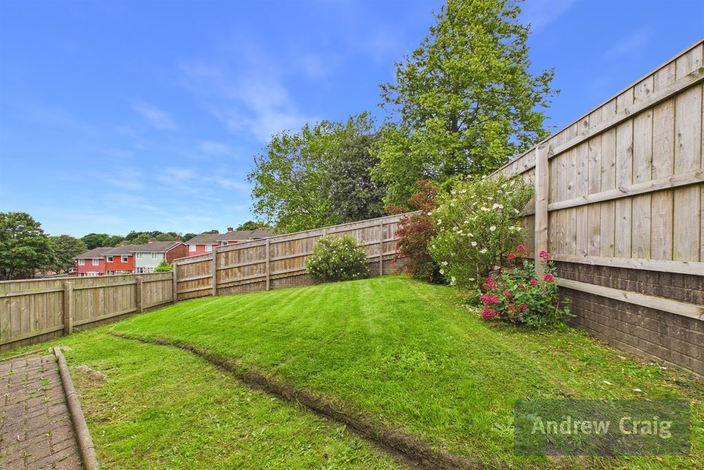 Property photo 3 of 13 Garden