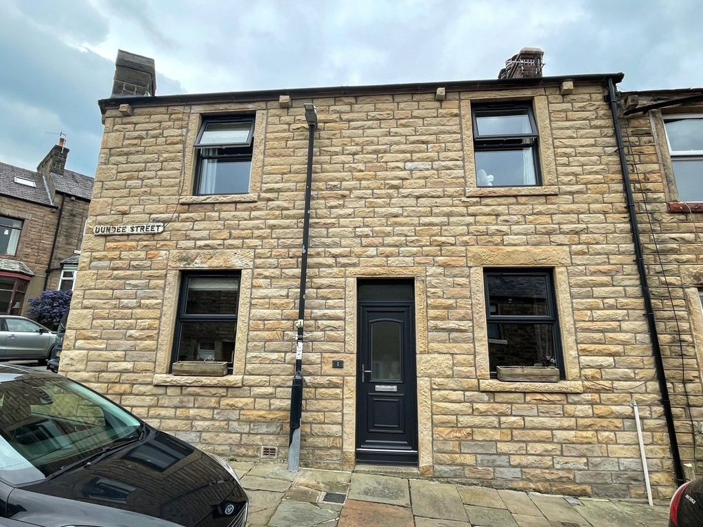 Property photo 1 of 20 External