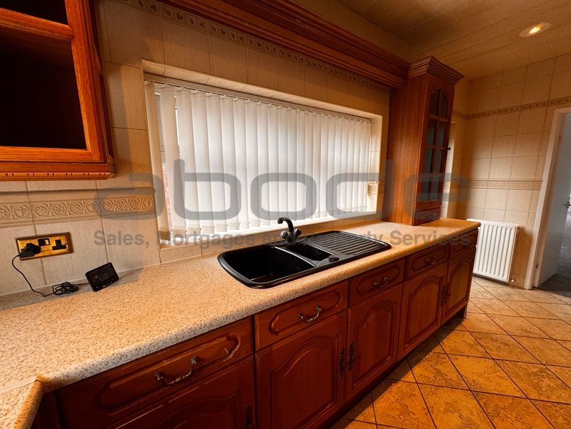 Property photo 3 of 31