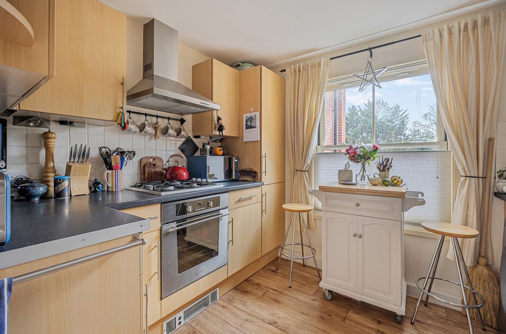 Property photo 3 of 12 1382373-24-691c90...