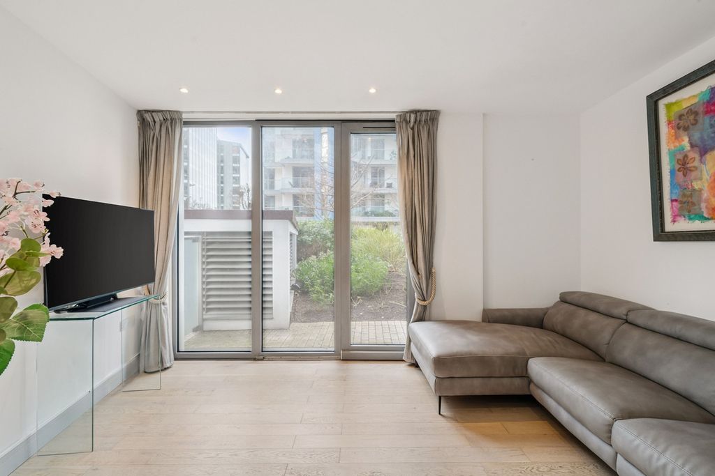 Property photo 2 of 19