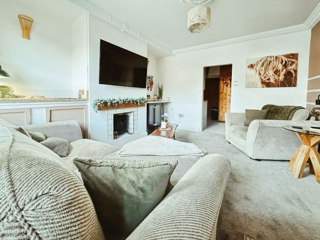 Property photo 3 of 17 Pbox-Img.Jpeg