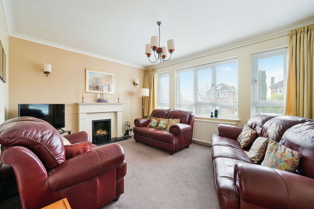 Property photo 2 of 21