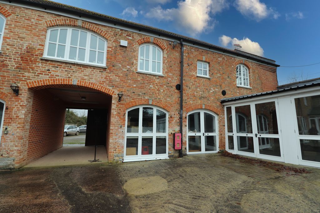 Property photo 1 of 4