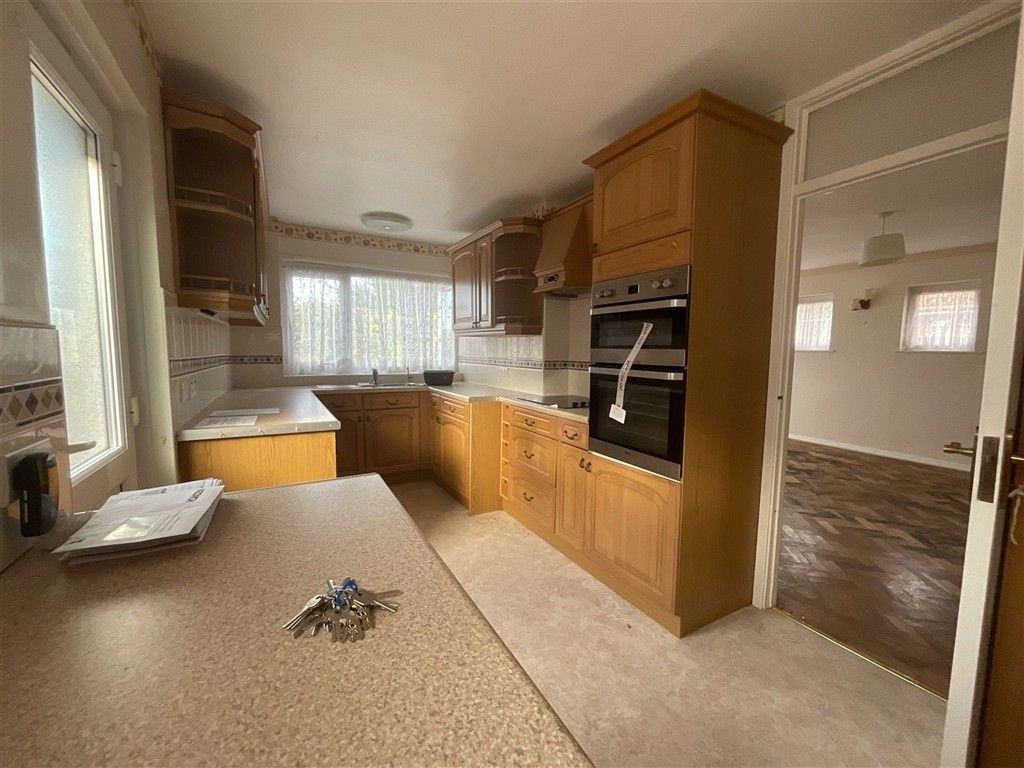 Property photo 2 of 5 Kitchen