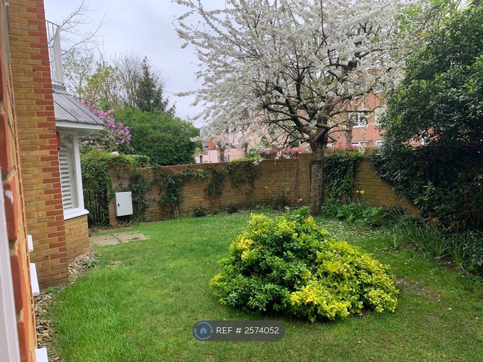 Property photo 2 of 32