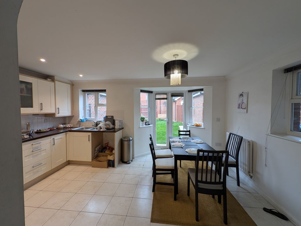 Property photo 3 of 15 Kitchen