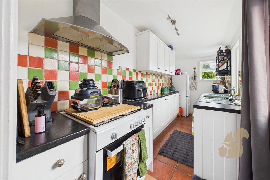 Property photo 2 of 14 Kitchen