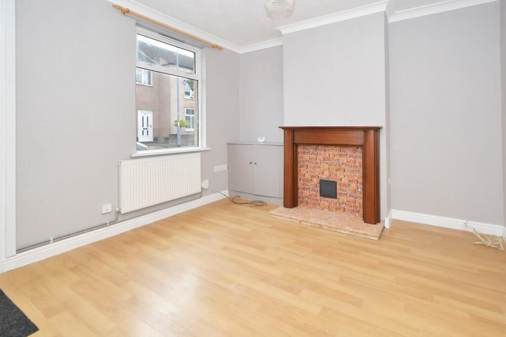 Property photo 3 of 15 Living Room