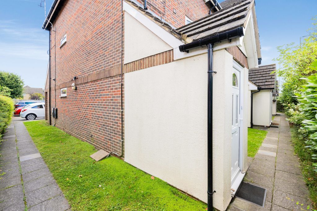 Additional image 12 of 2 bed maisonette for saleCrowhurst Mead, Godstone RH9