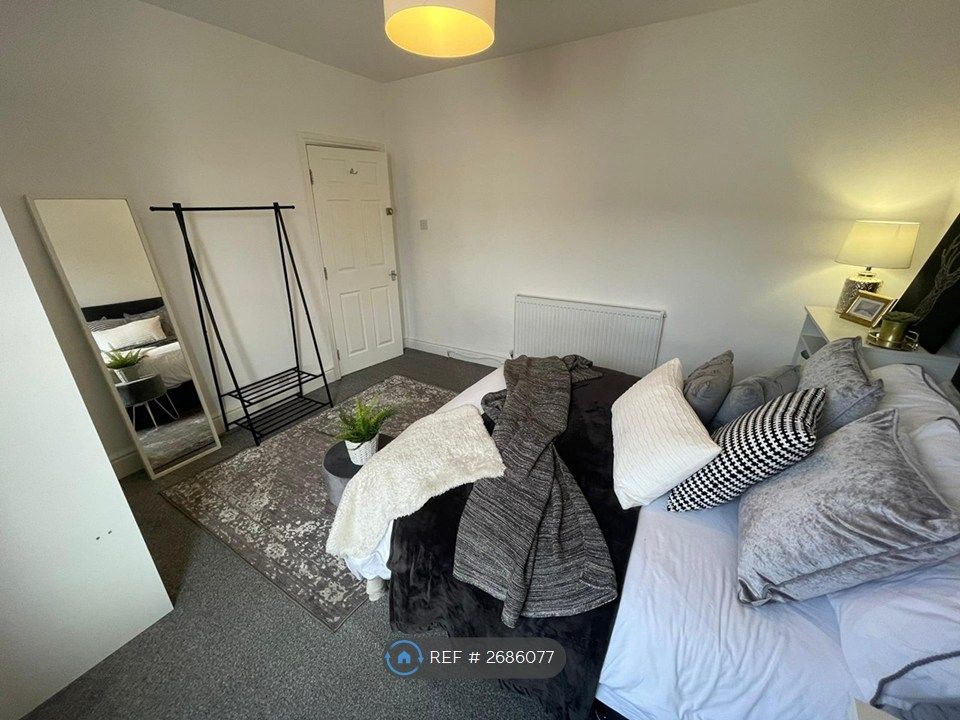 Property photo 3 of 35