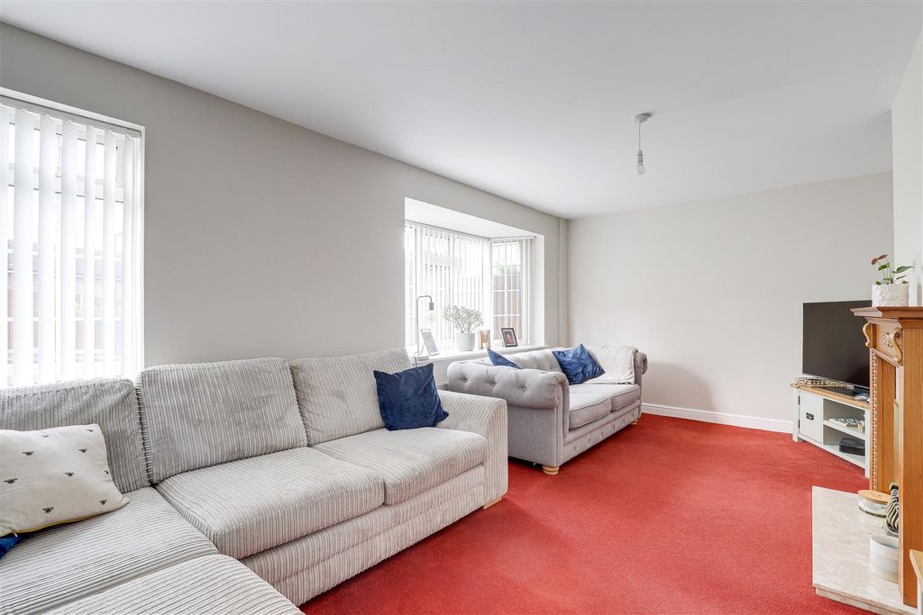 Property photo 2 of 18 9903.Jpg