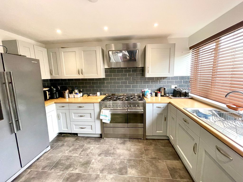 Property photo 3 of 12 Img_1653