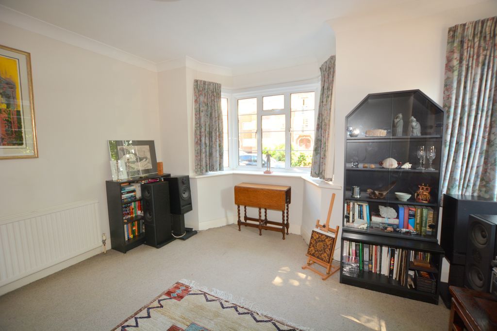 Property photo 2 of 12 Photo 3