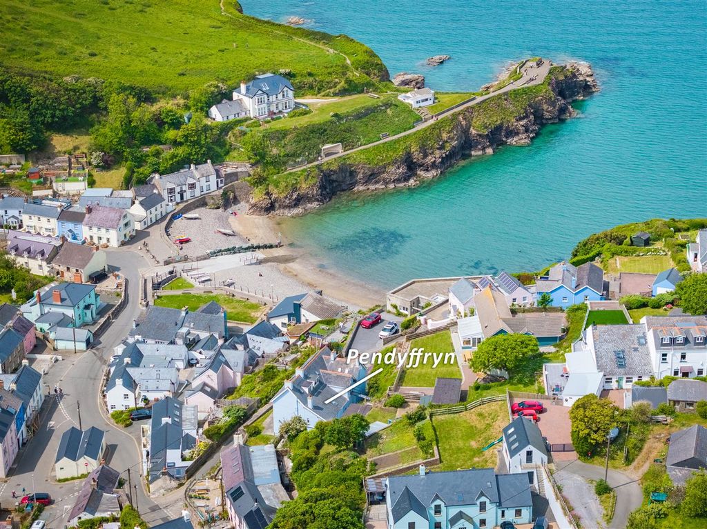 Property photo 2 of 52