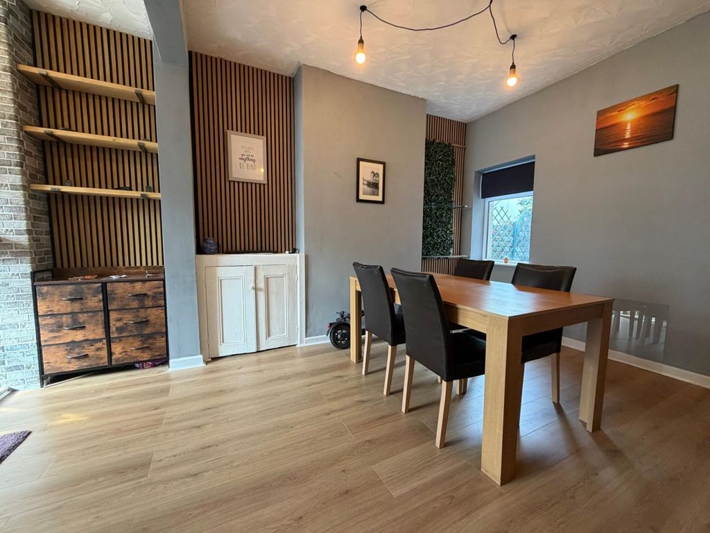 Property photo 3 of 11 51F855ba-F437-4F20-Aa38-42d92d5756B8