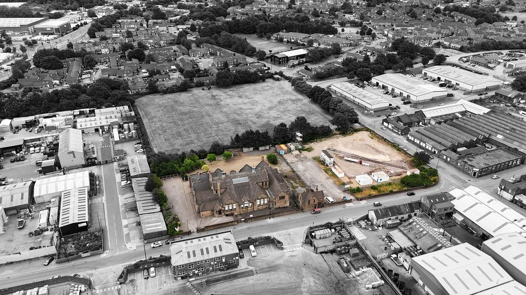 Property photo 3 of 14