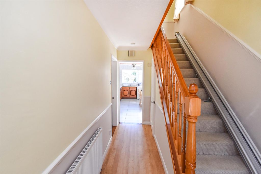 Property photo 2 of 18 Entrance