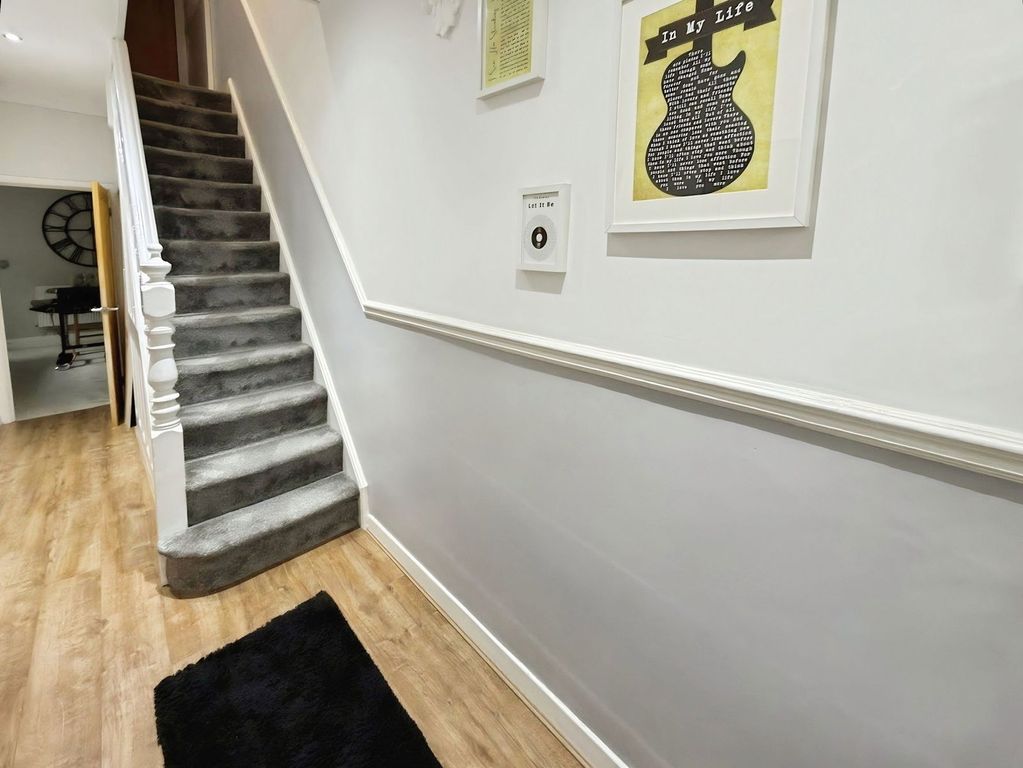 Property photo 3 of 32