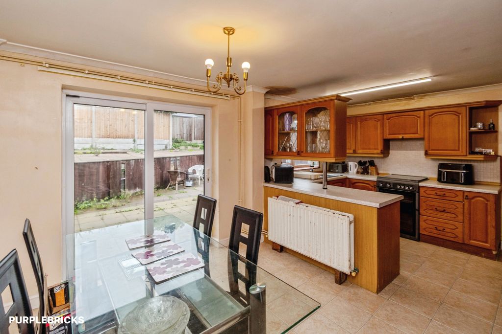 Property photo 3 of 22 Kitchen/Dining Room