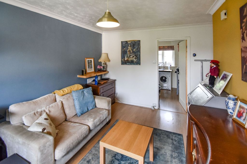 Property photo 2 of 8