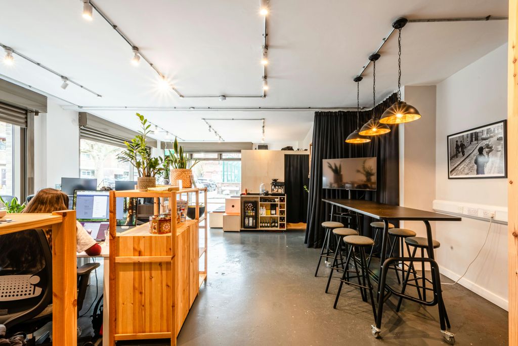 Property photo 1 of 11 Heneage St 47 Gf - Low Res 11.Jpg