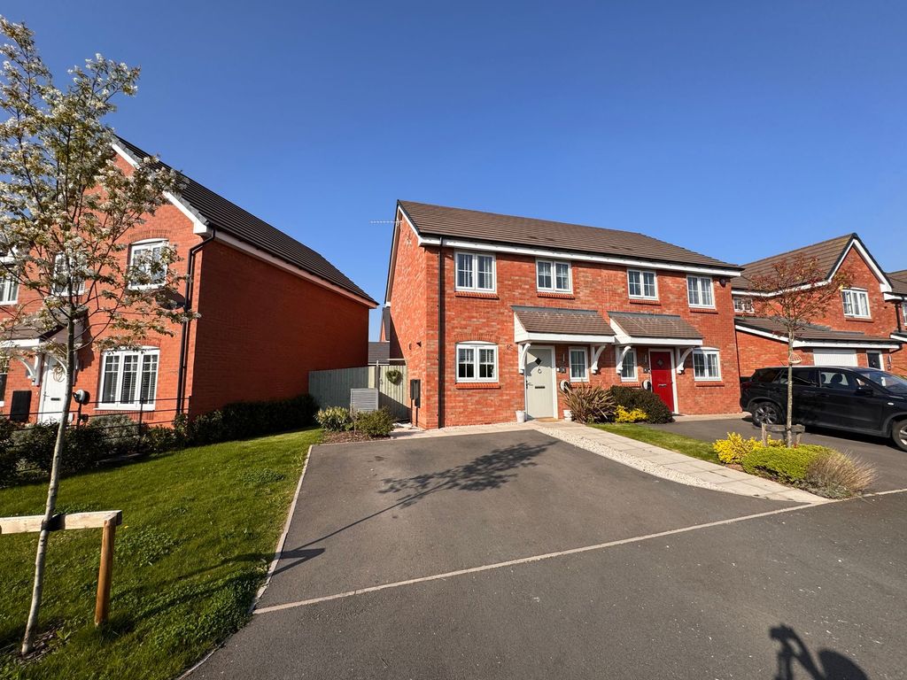 Property photo 3 of 42