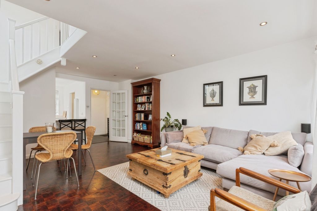 Property photo 3 of 20 Photo