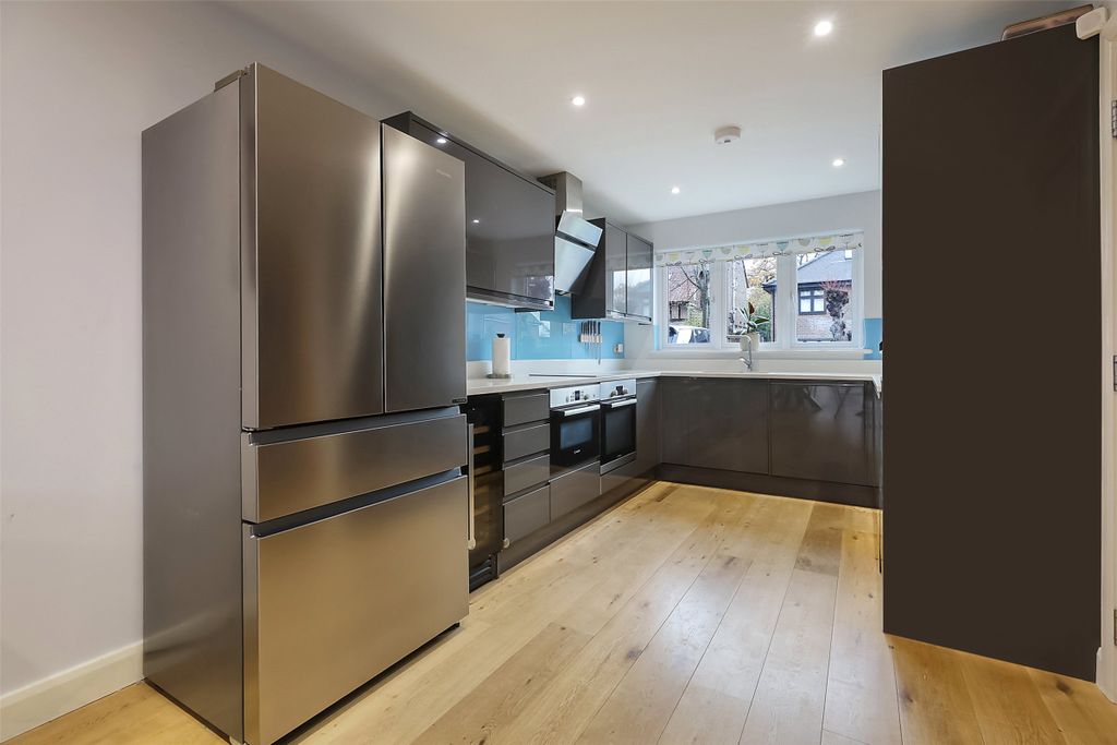 Property photo 3 of 21 Picture No. 18