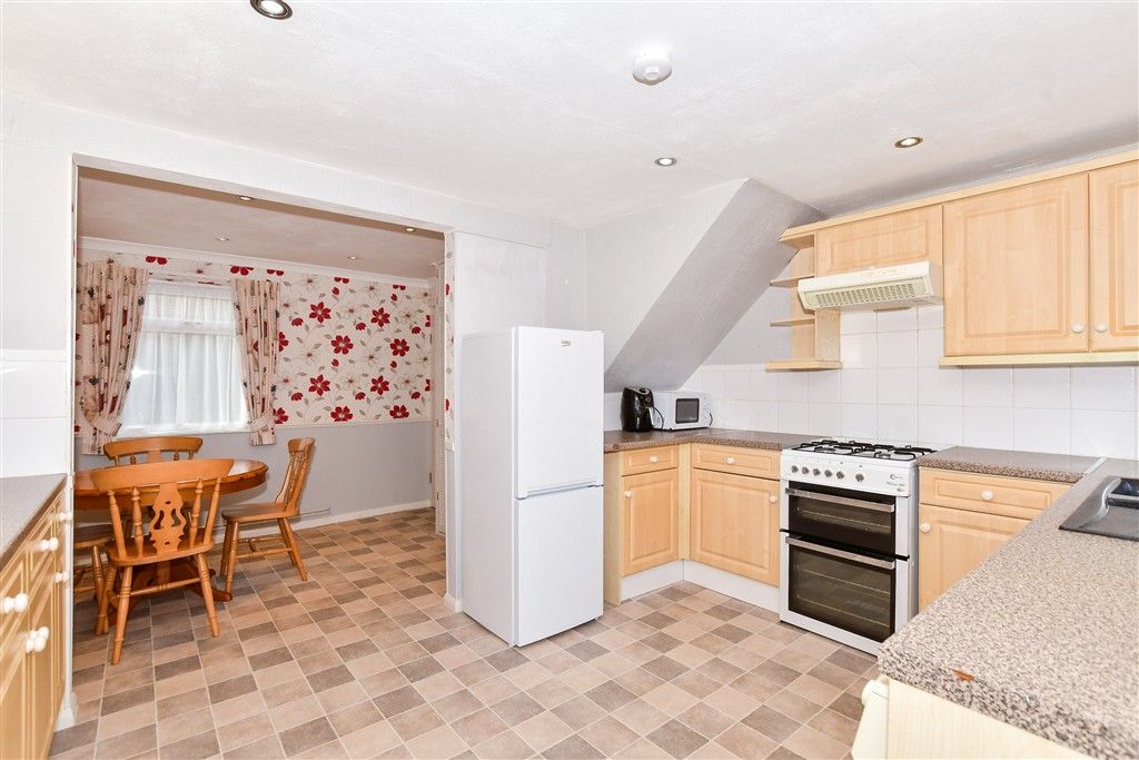 Property photo 3 of 18 Kitchen