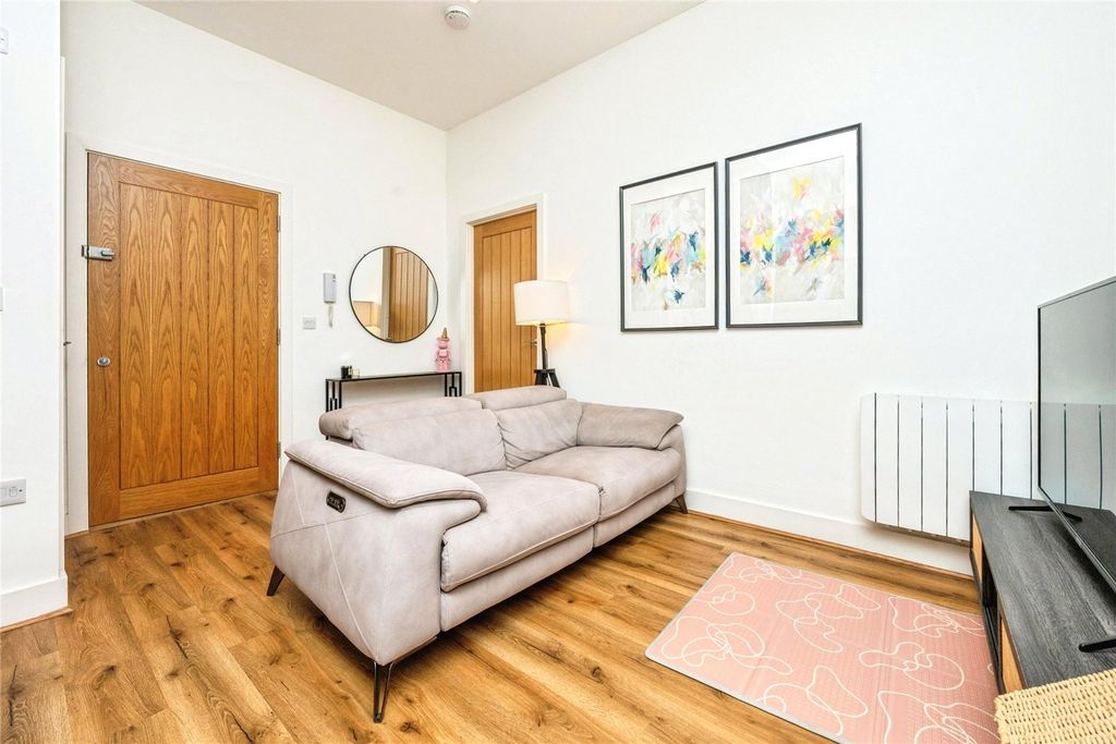 Property photo 1 of 13 Living Space