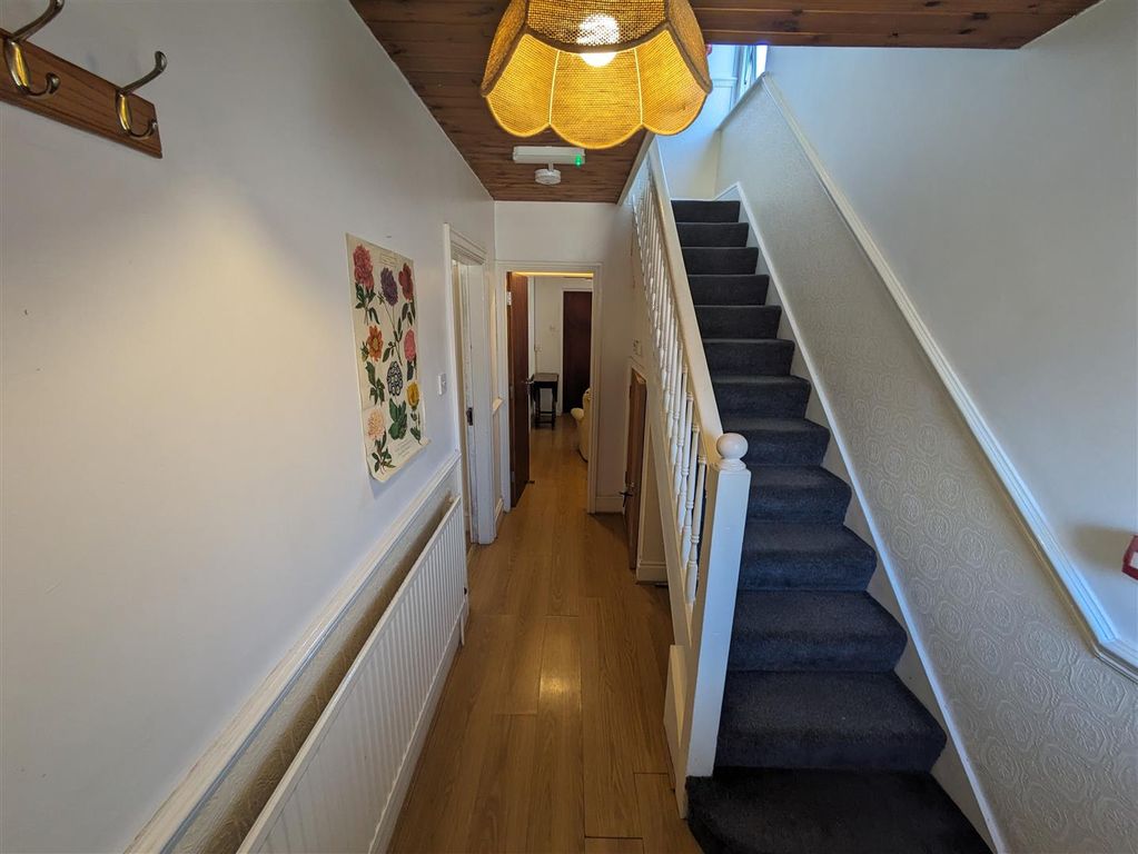 Property photo 2 of 19 Hallway