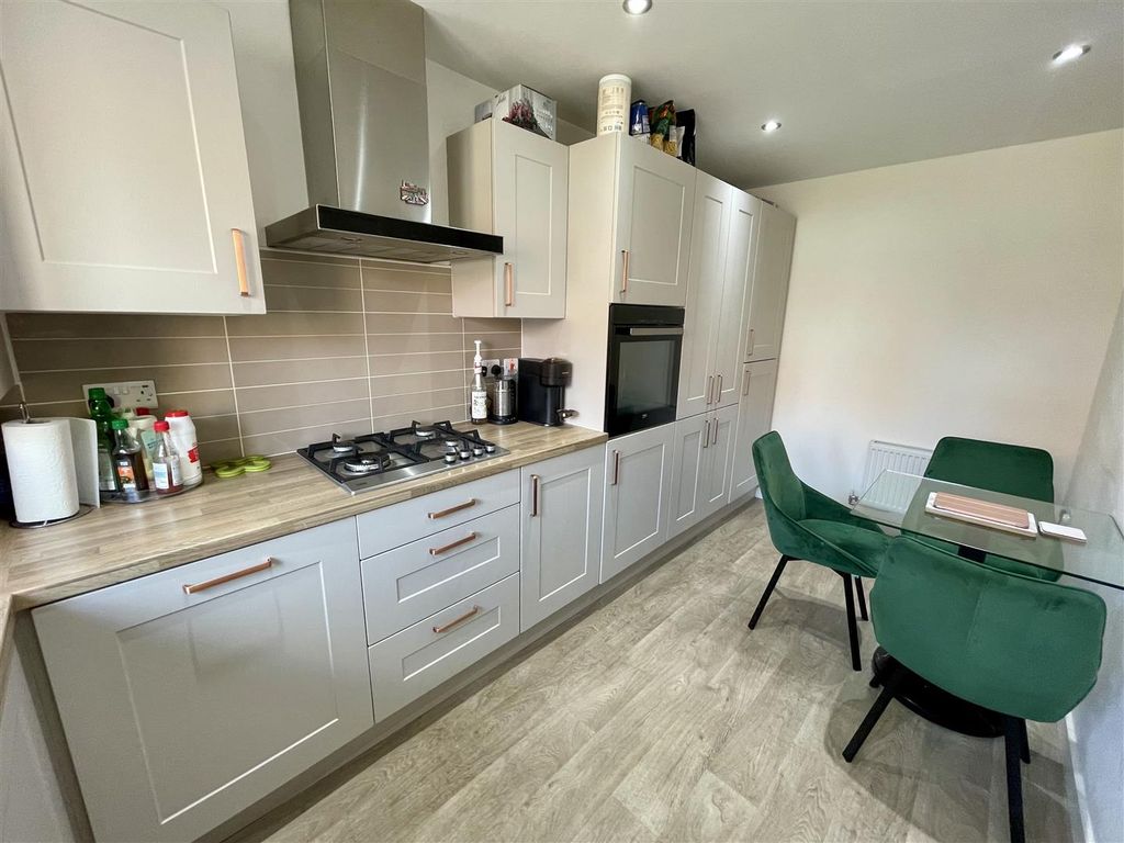 Property photo 3 of 10 Kitchen/Diner