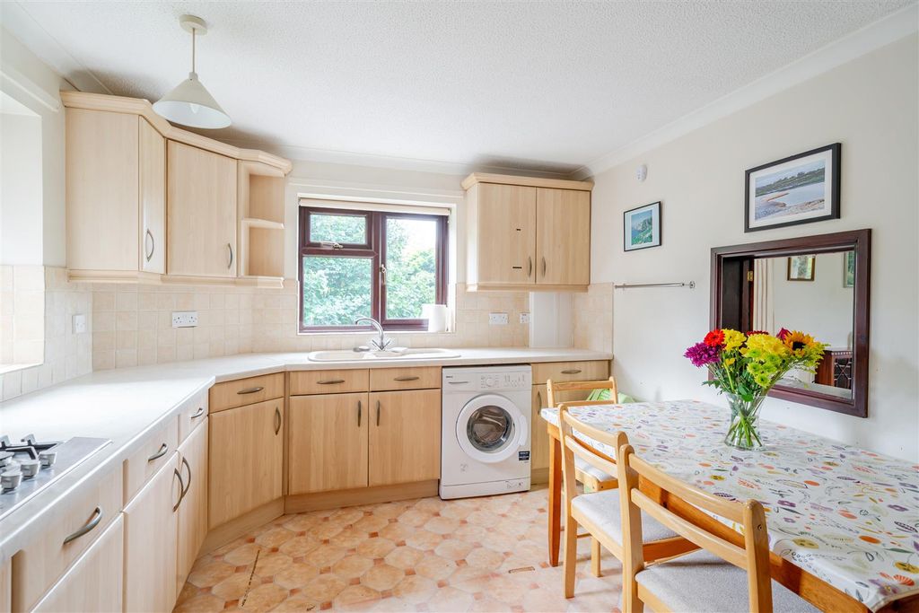 Property photo 3 of 17 1362165-9-68De57Ab45Fb6.Jpg