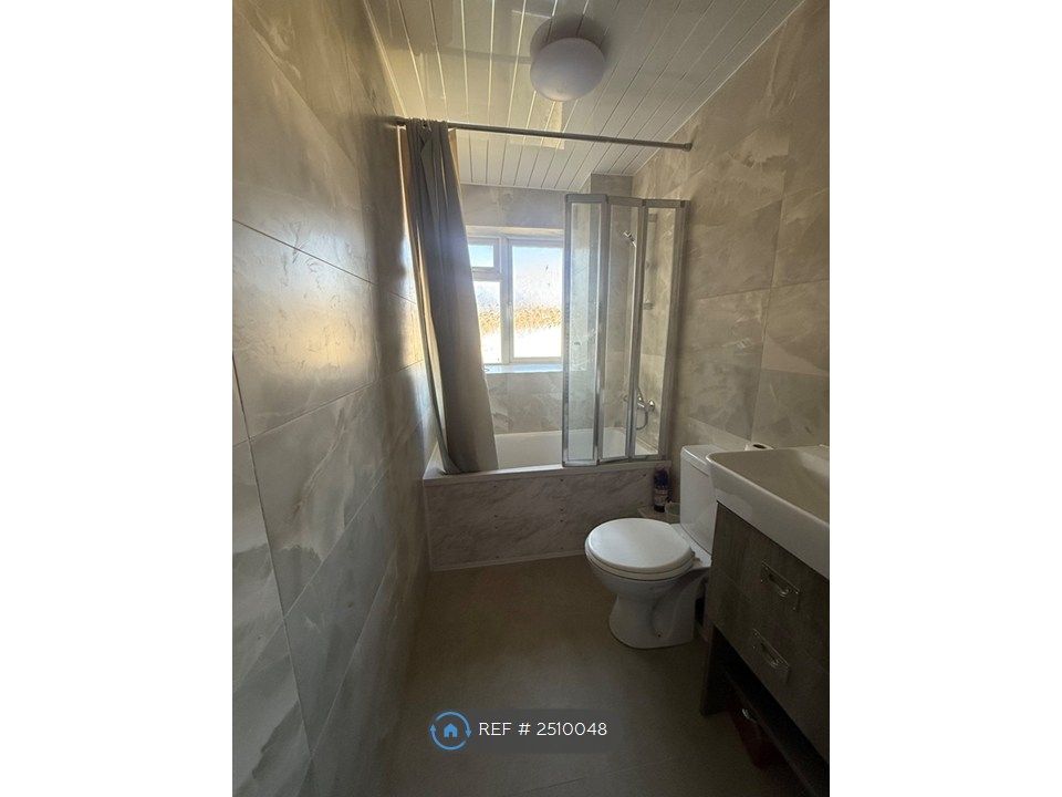 Property photo 1 of 5 Bathroom